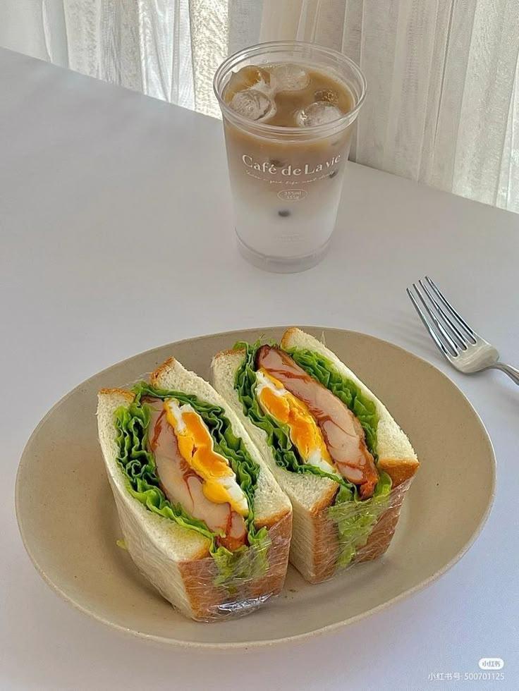 Frühstück und Abendessen zu Hause