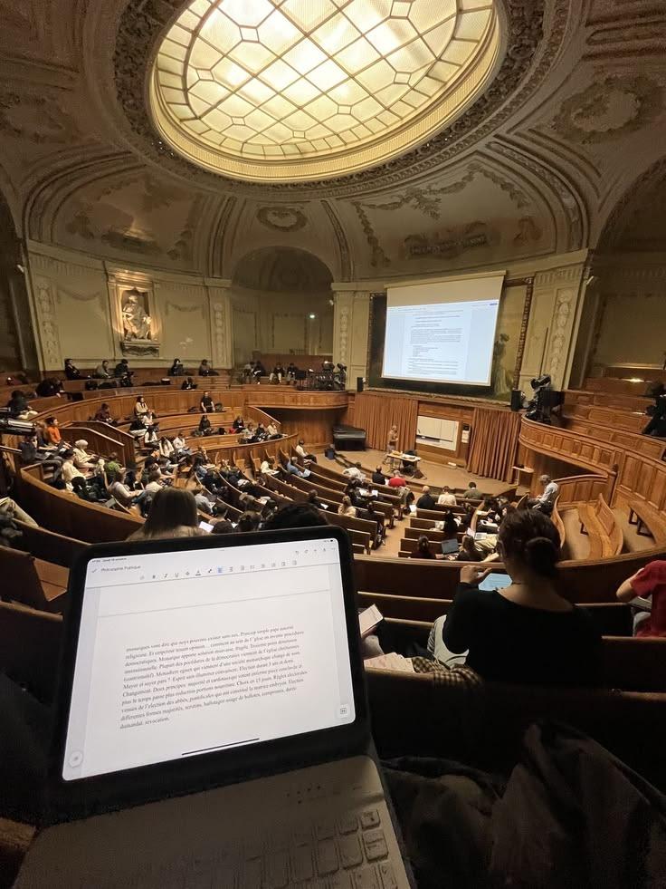 Proffesor an der Uni Konstanz